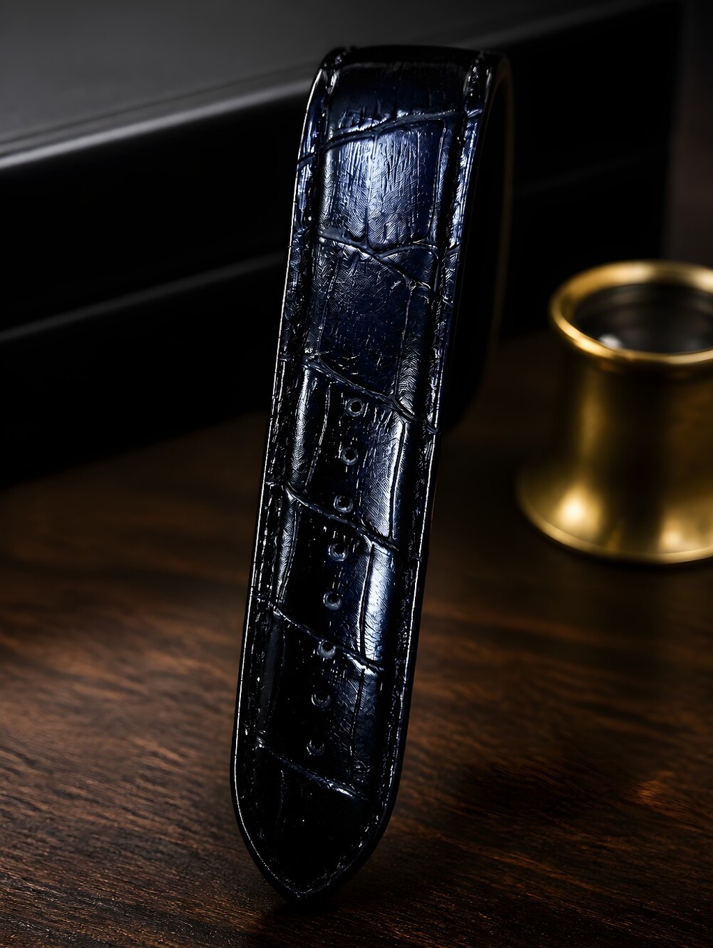 Citizen Quartz dress watch featuring a gold-tone rectangular "tank" Battery Work - Picture 6 of 8